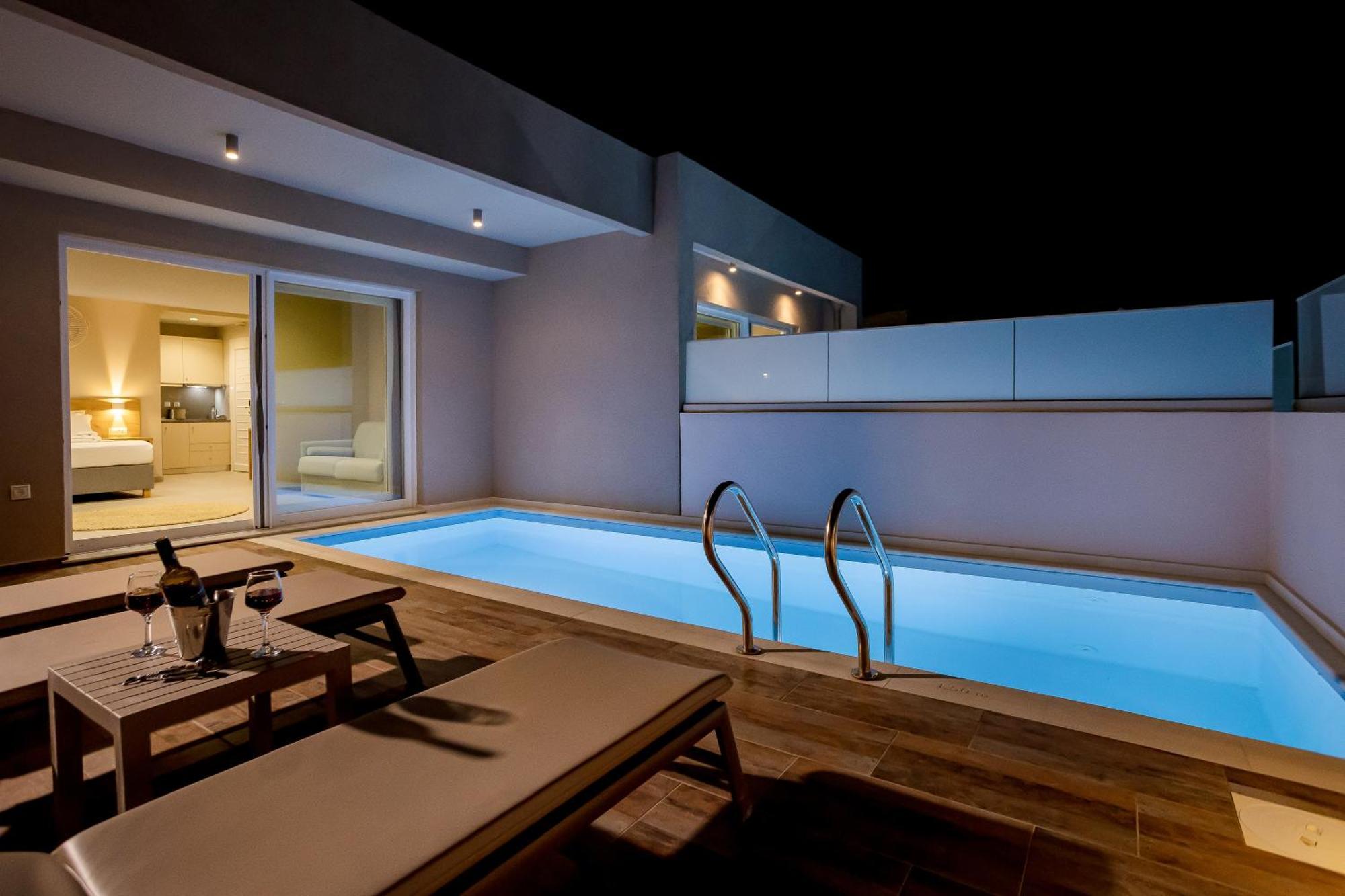 Sarpidon Suites Agia Marina エクステリア 写真