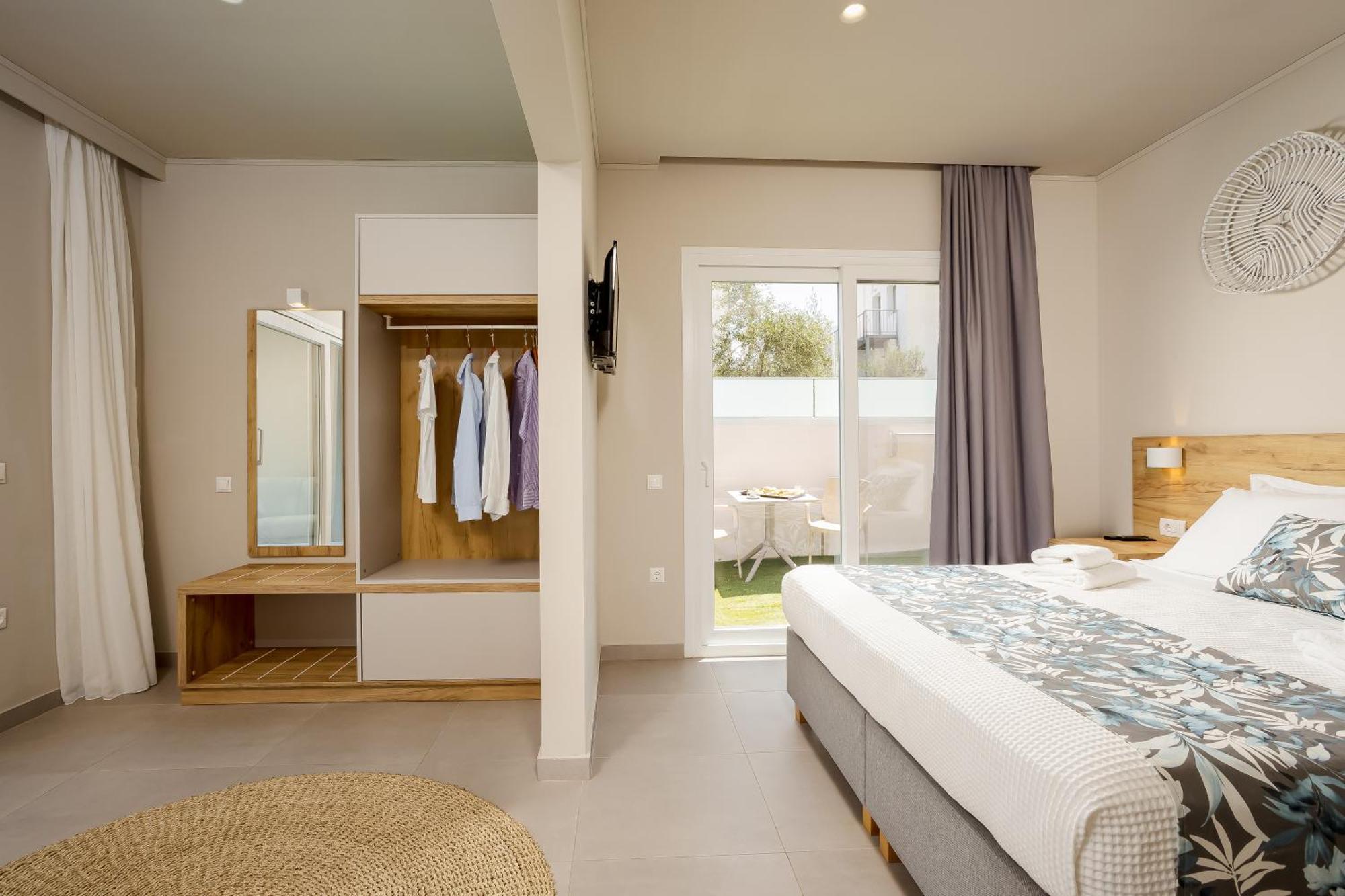 Sarpidon Suites Agia Marina エクステリア 写真