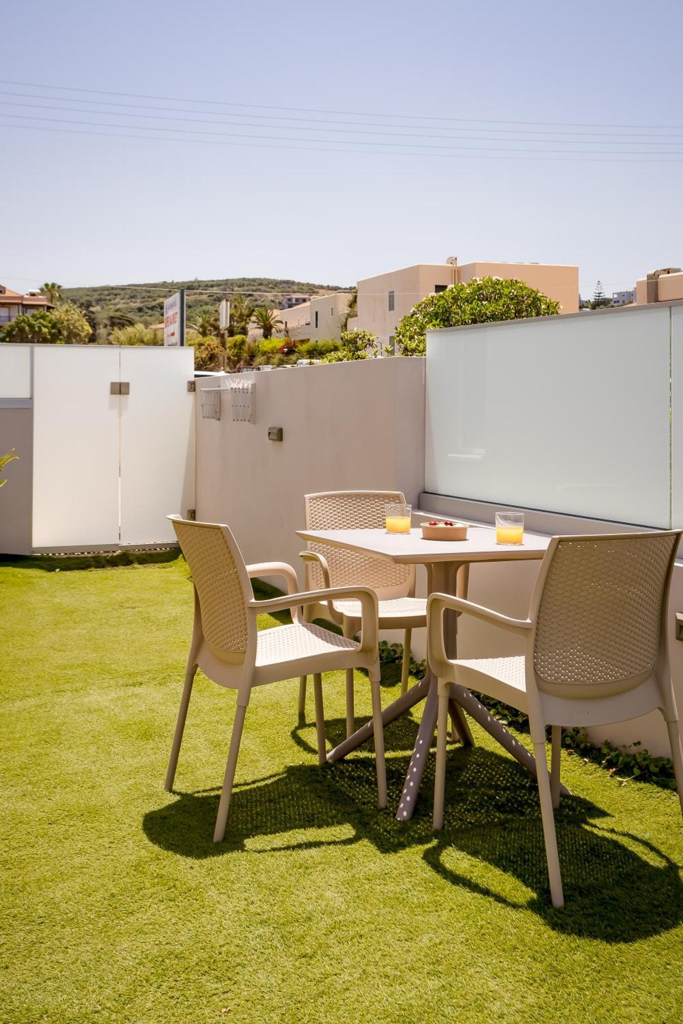 Sarpidon Suites Agia Marina エクステリア 写真
